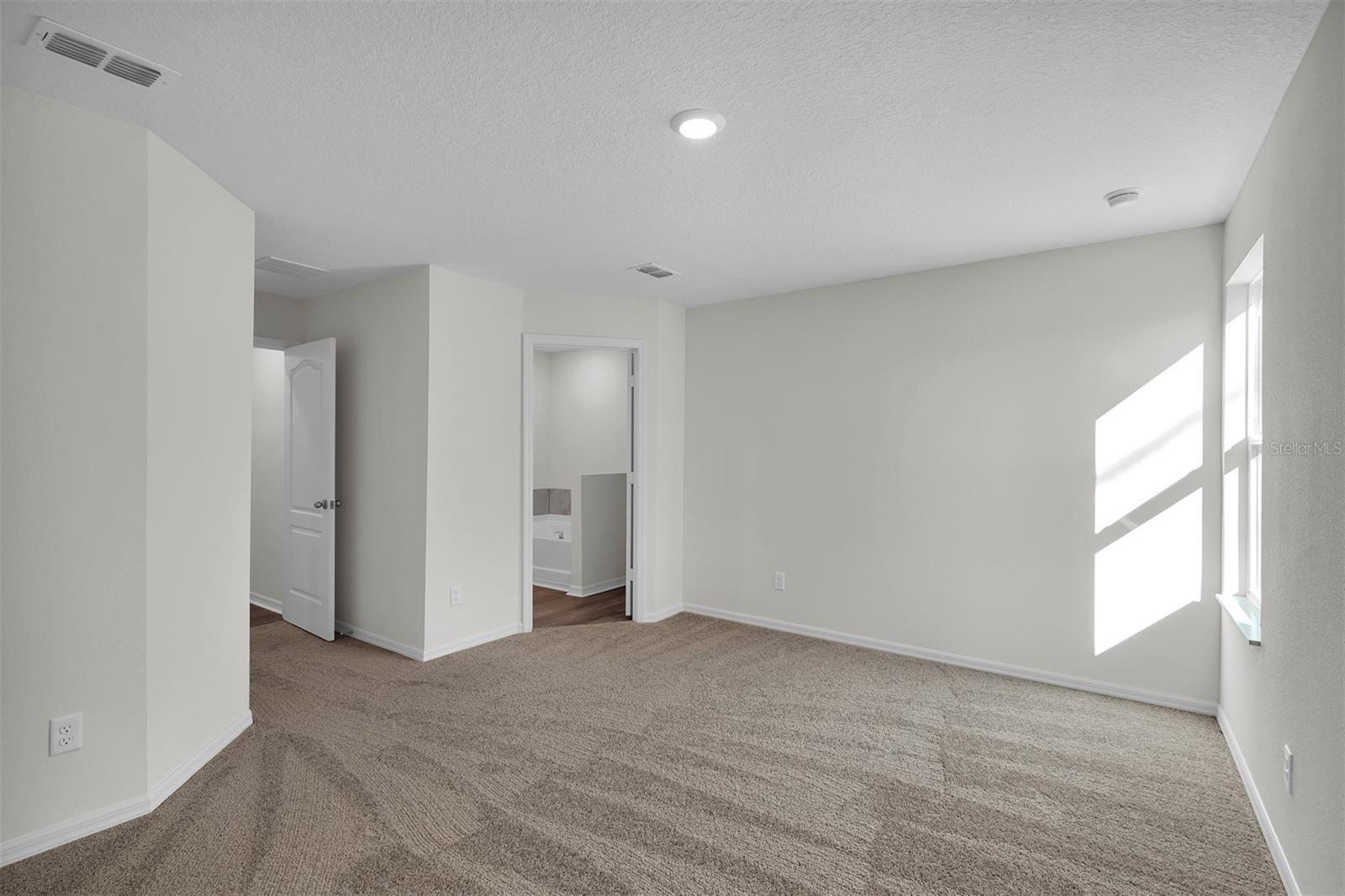 Image 6 of 10 For 33 Pineapple Drive