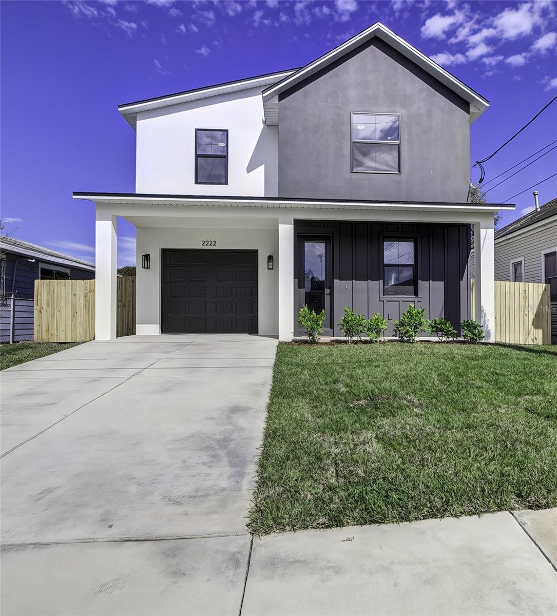 Listing photo id 1 for 2222 Clark Street