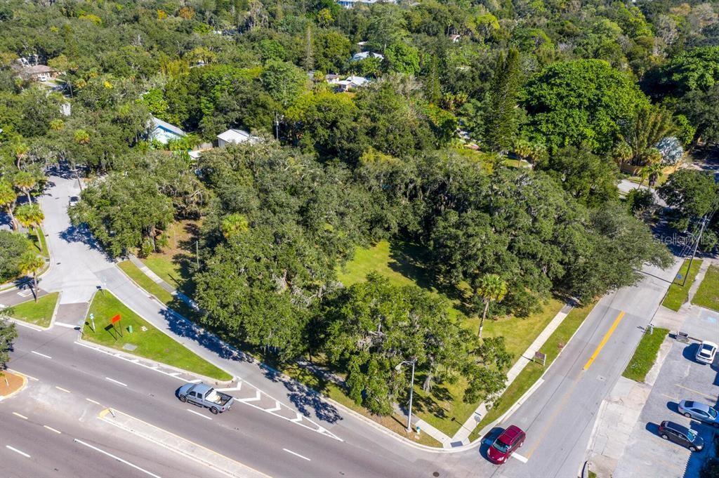 Listing photo id 15 for 1800 Tamiami Trail