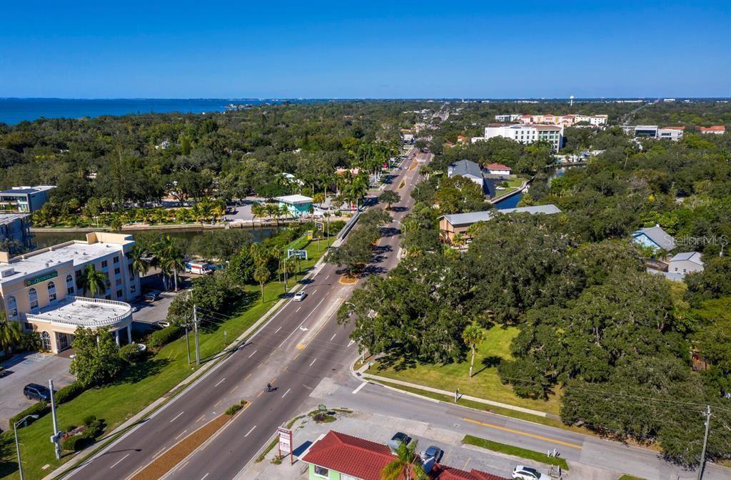 Listing photo id 18 for 1800 Tamiami Trail