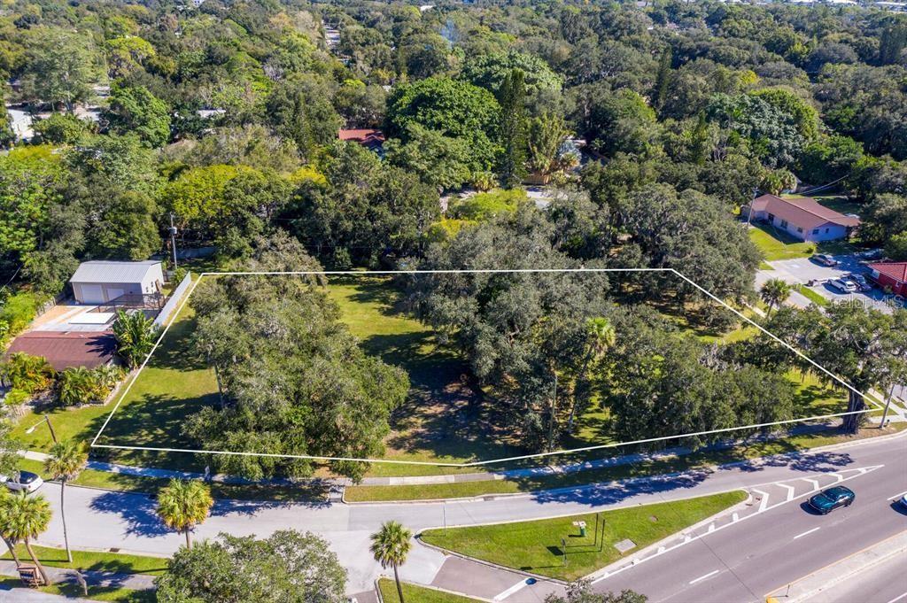 Listing photo id 6 for 1800 Tamiami Trail