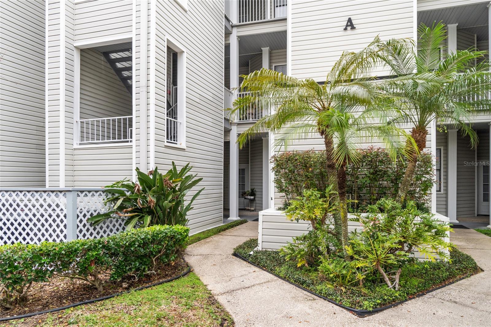 Listing photo id 1 for 3127 Sligh Avenue 101a