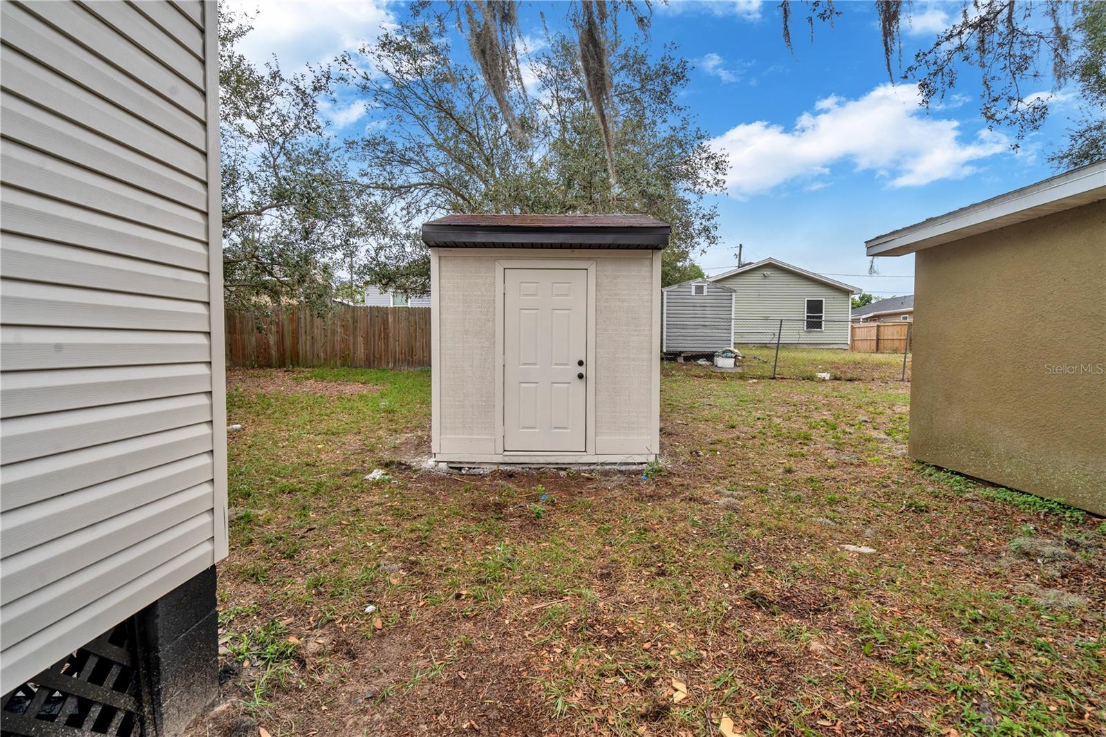 Listing photo id 36 for 3721 Wiggins Leaf Street