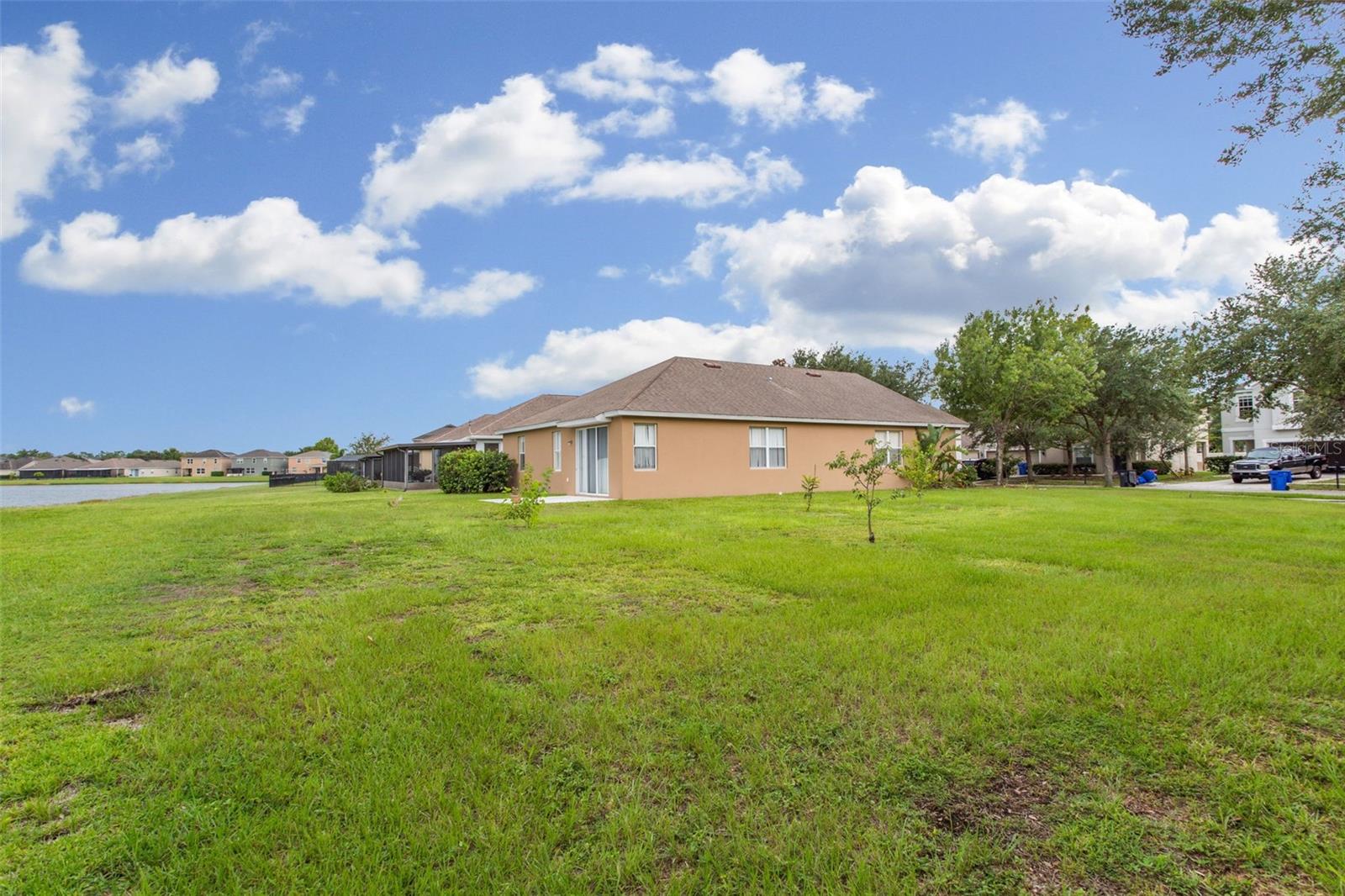 Listing photo id 20 for 10328 Celtic Ash Drive