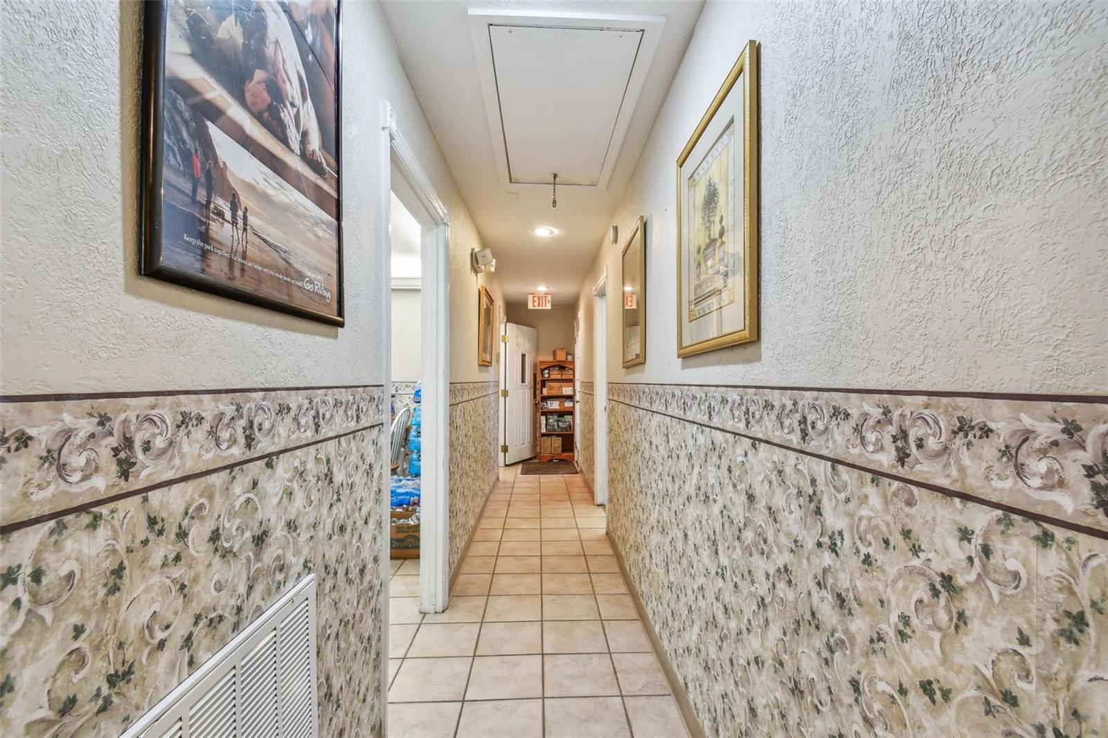 Image 16 of 77 For 10510 Gibsonton Drive