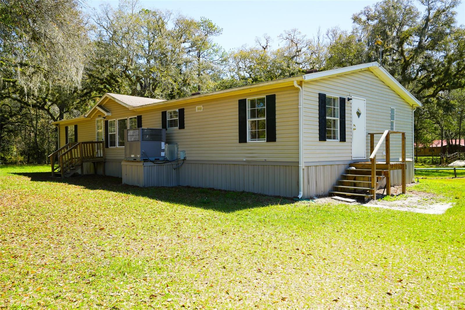 Listing photo id 2 for 19058 Wiscon Road