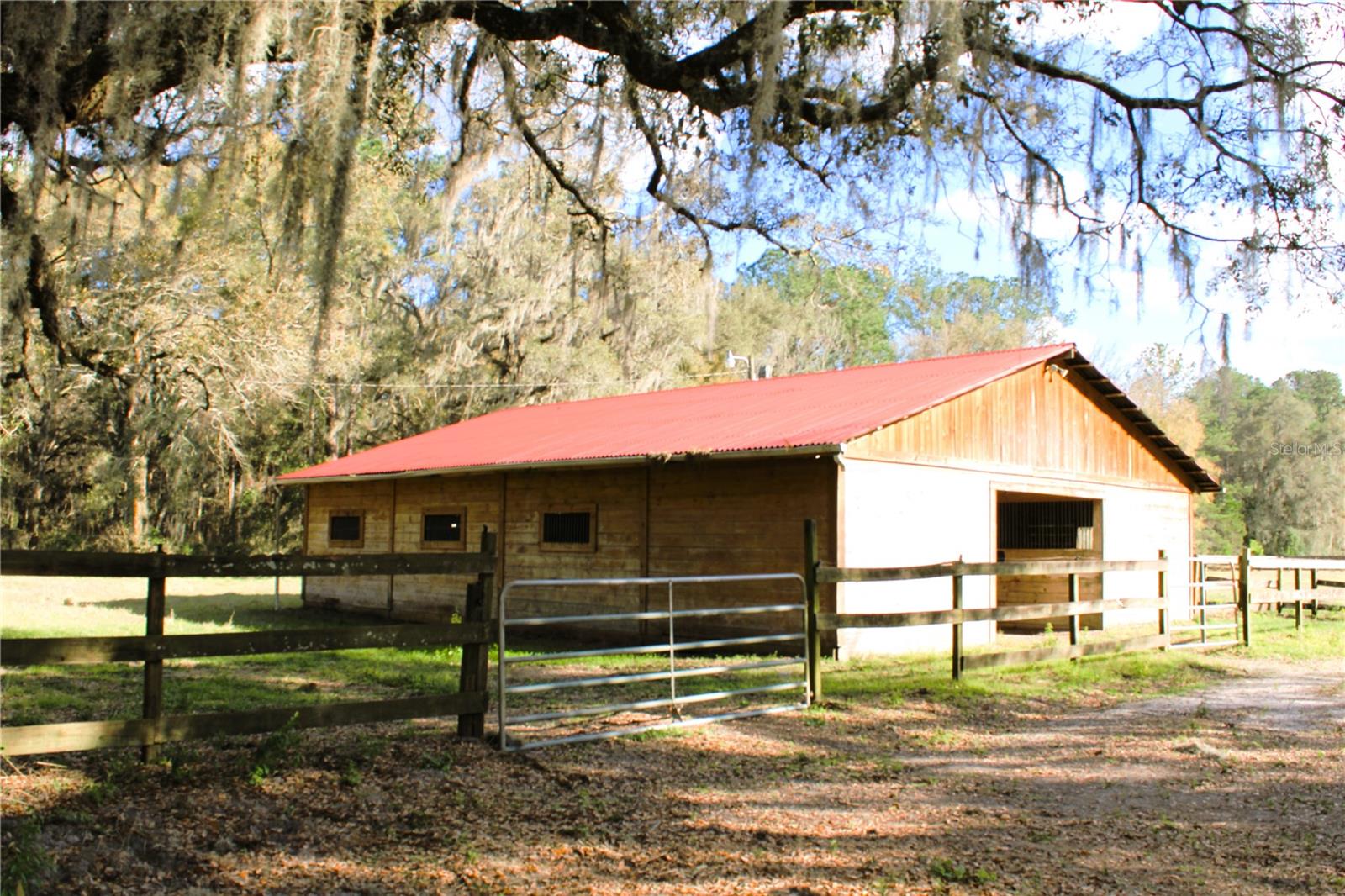 Listing photo id 7 for 19058 Wiscon Road