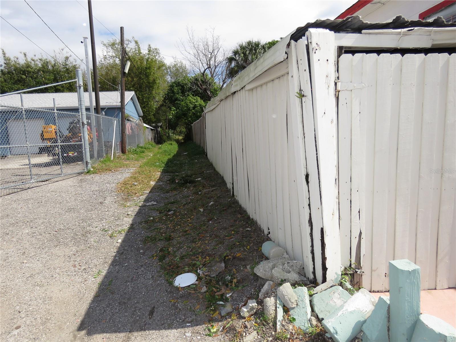 Image 11 of 12 For 2605 Armenia Avenue
