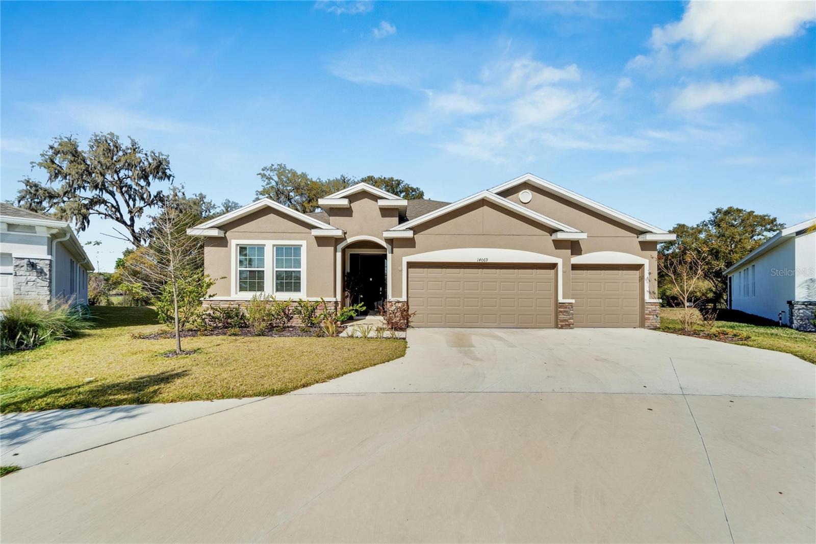 Listing photo id 23 for 14069 Wineberry Drive