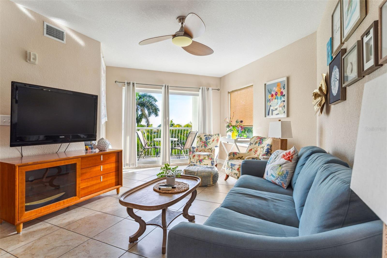 Image 4 of 17 For 11605 Gulf Boulevard 303