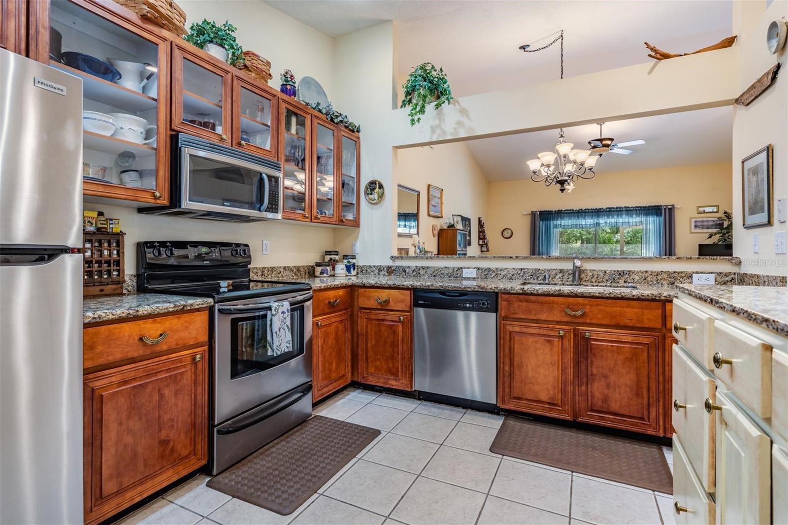 Listing photo id 14 for 34746 Double Eagle Court