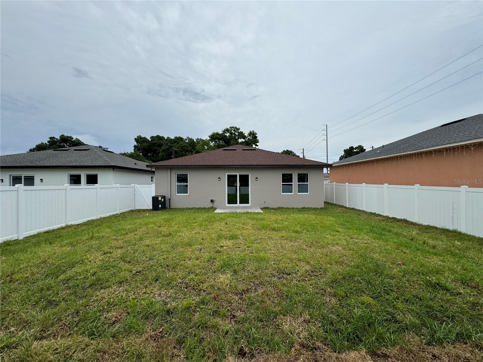 Listing photo id 29 for 7206 Glen Avenue