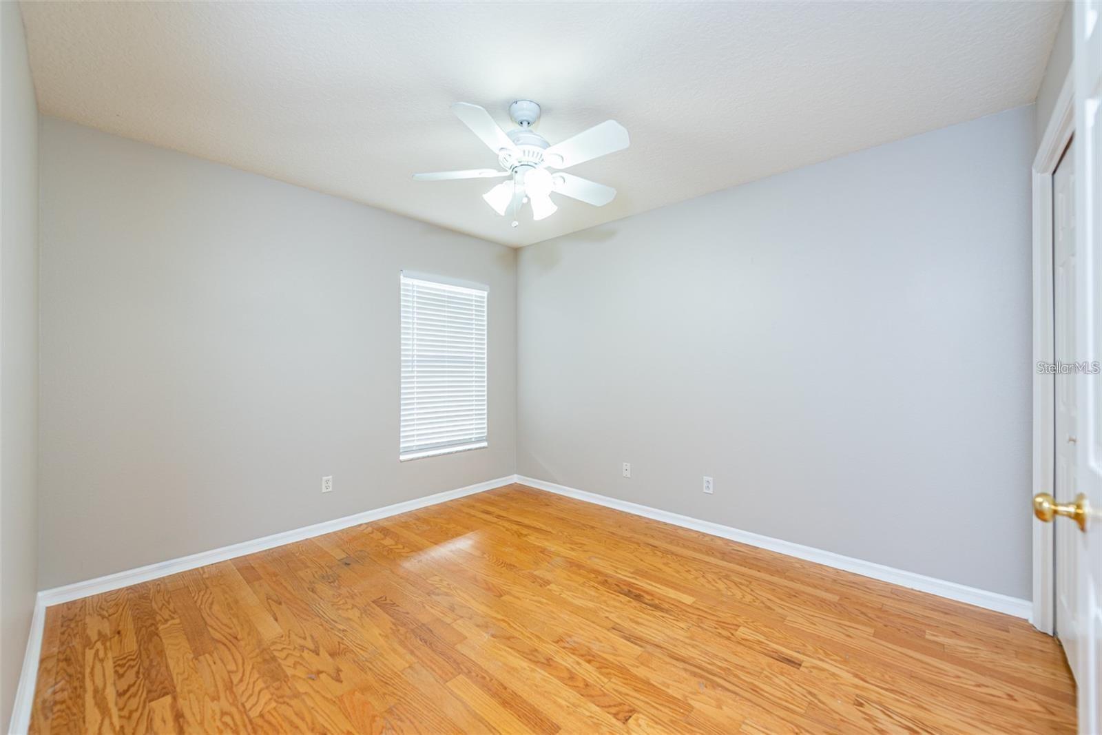 Listing photo id 11 for 2634 Brookville Drive