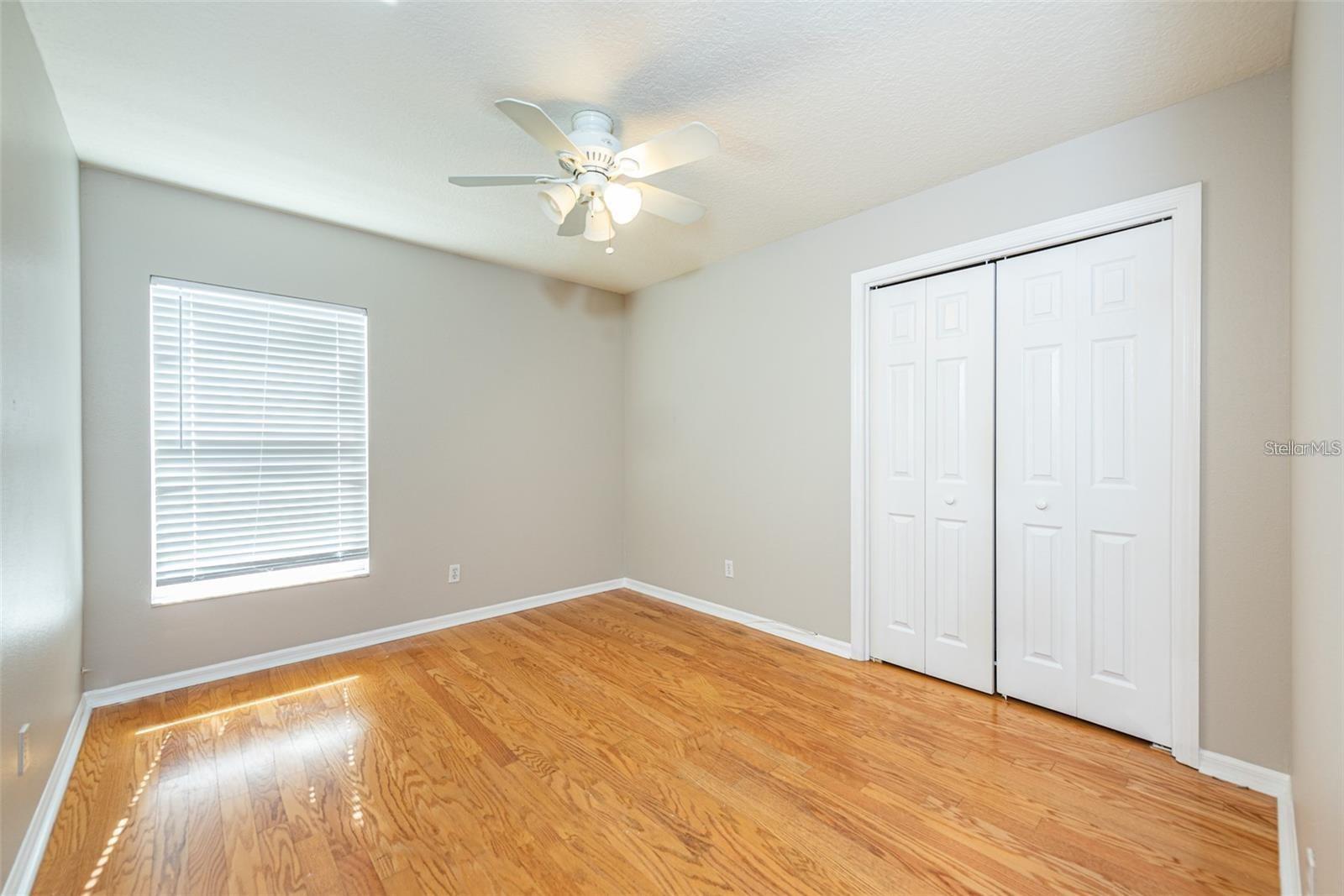 Listing photo id 12 for 2634 Brookville Drive