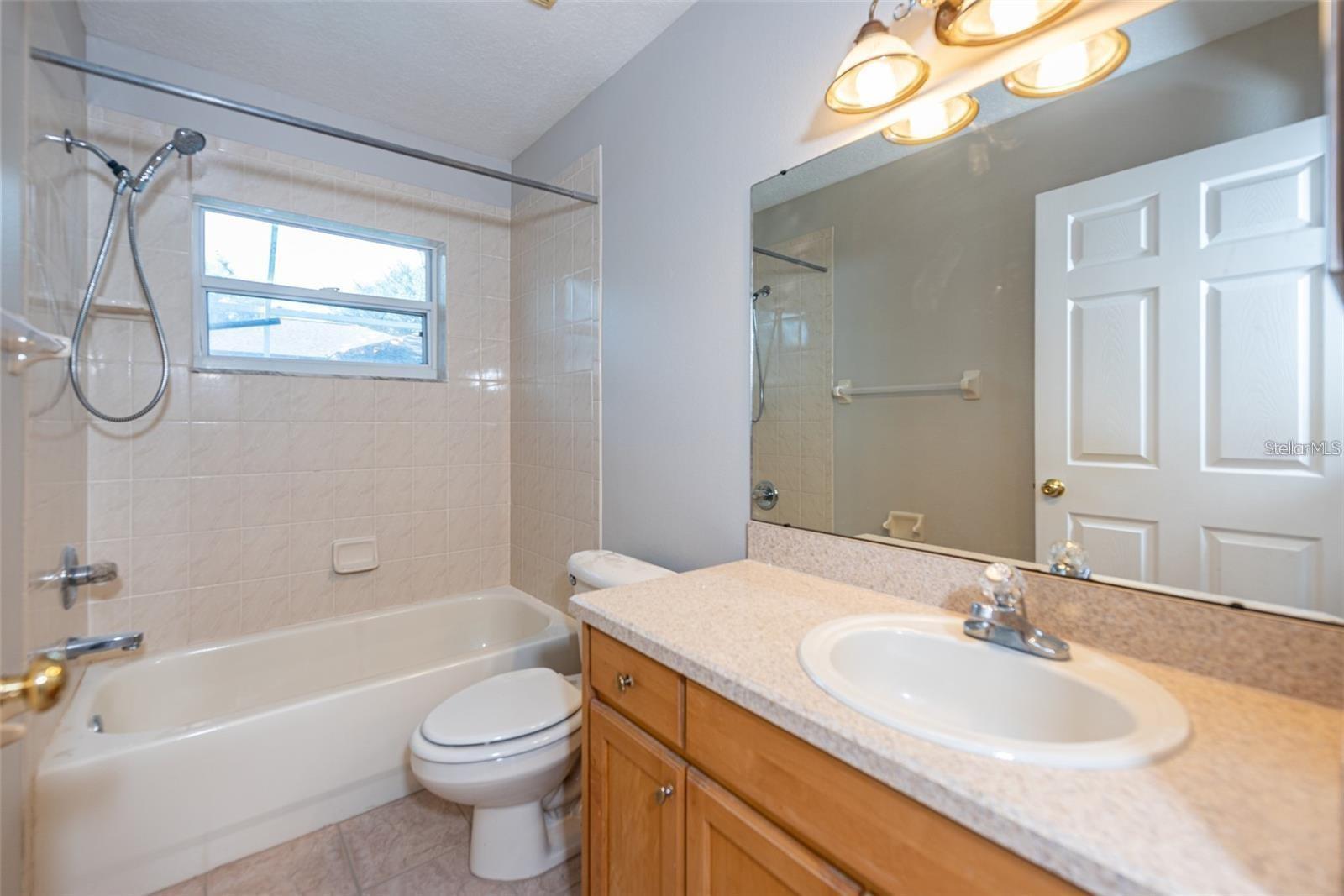Listing photo id 13 for 2634 Brookville Drive