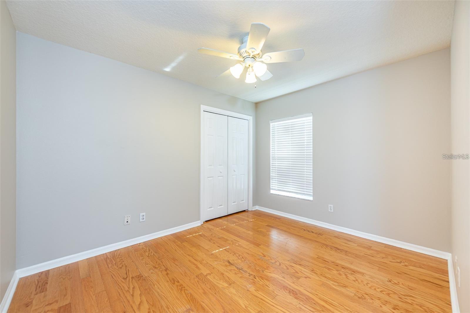 Listing photo id 14 for 2634 Brookville Drive