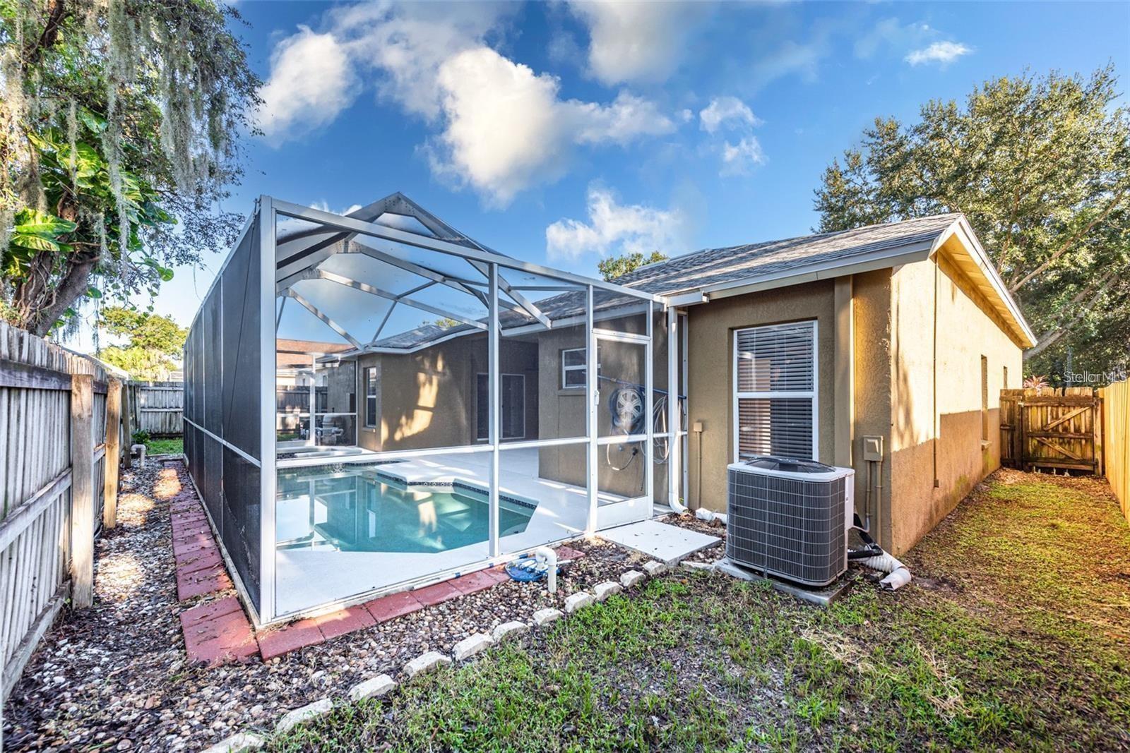 Listing photo id 21 for 2634 Brookville Drive