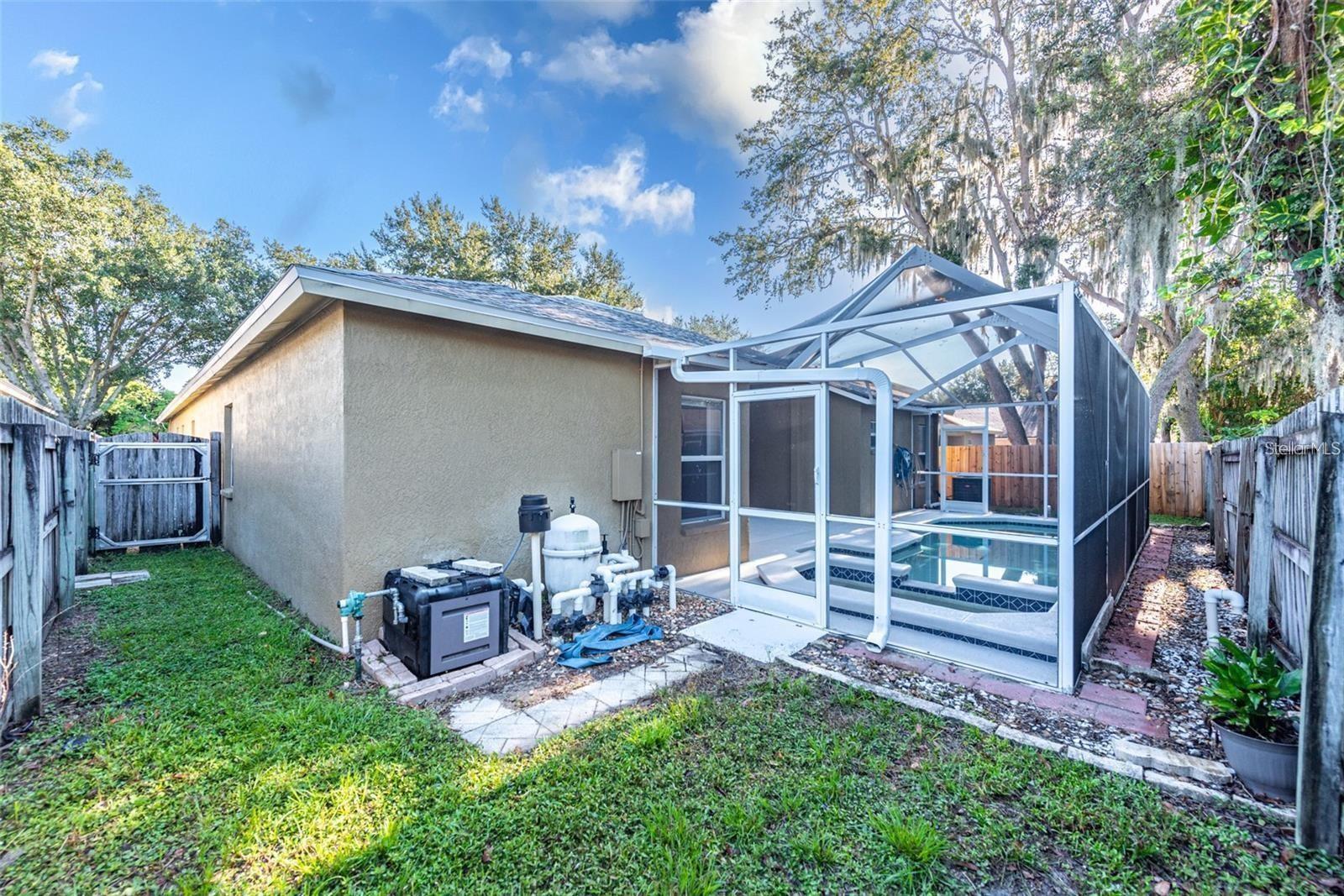 Listing photo id 22 for 2634 Brookville Drive
