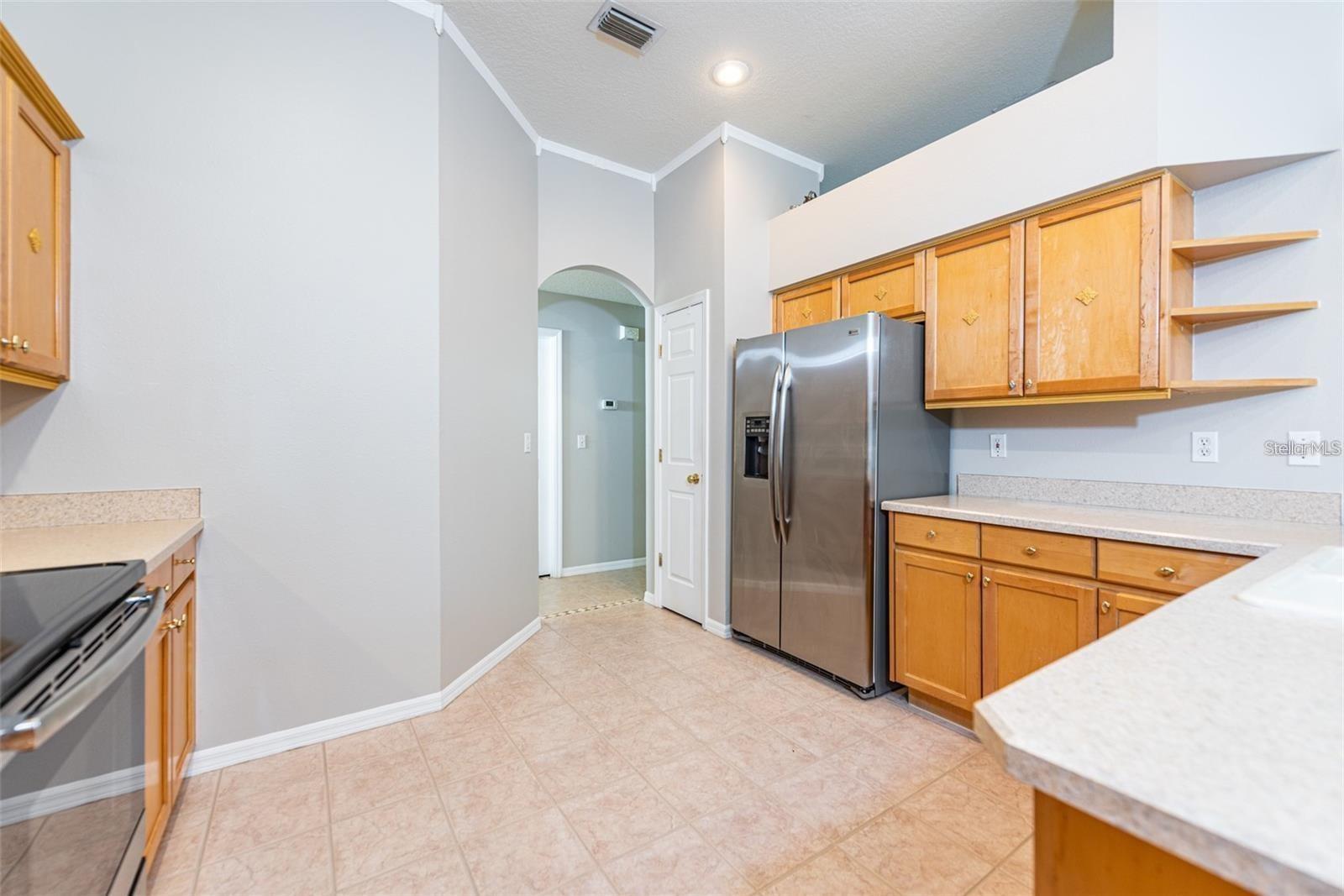 Listing photo id 5 for 2634 Brookville Drive