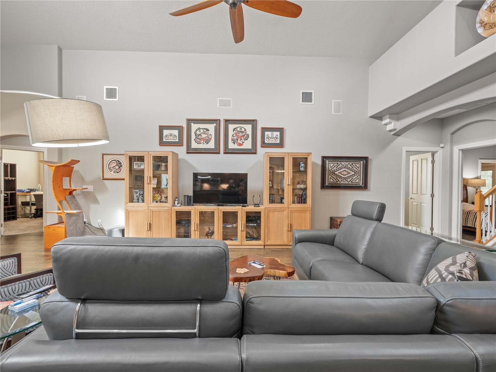 Listing photo id 10 for 15335 Azra Drive