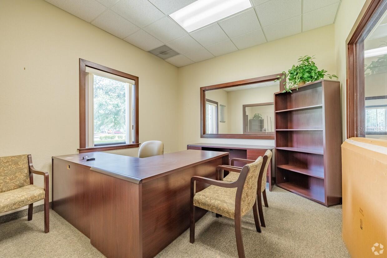 Listing photo id 14 for 180 Suncoast Boulevard