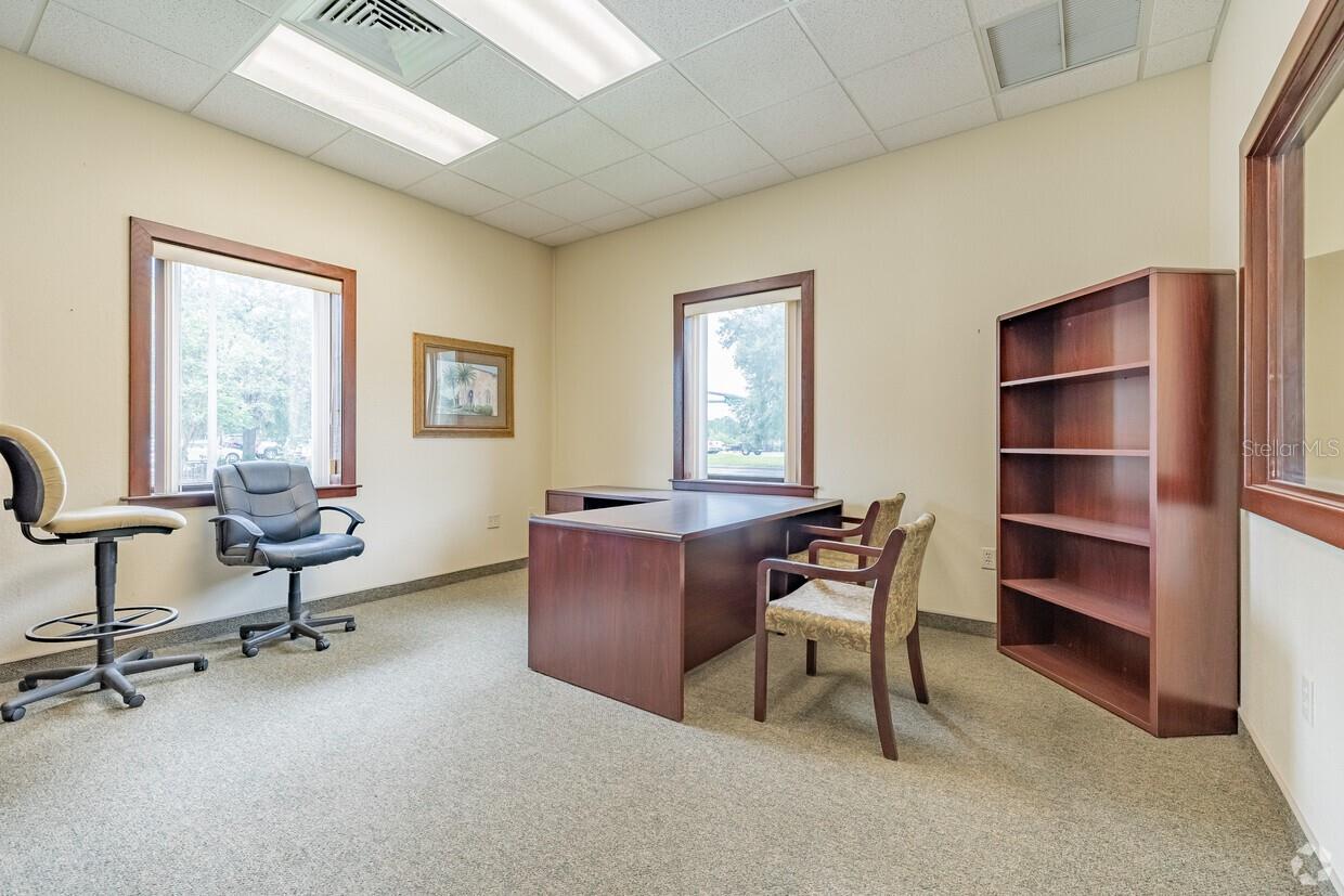 Listing photo id 15 for 180 Suncoast Boulevard