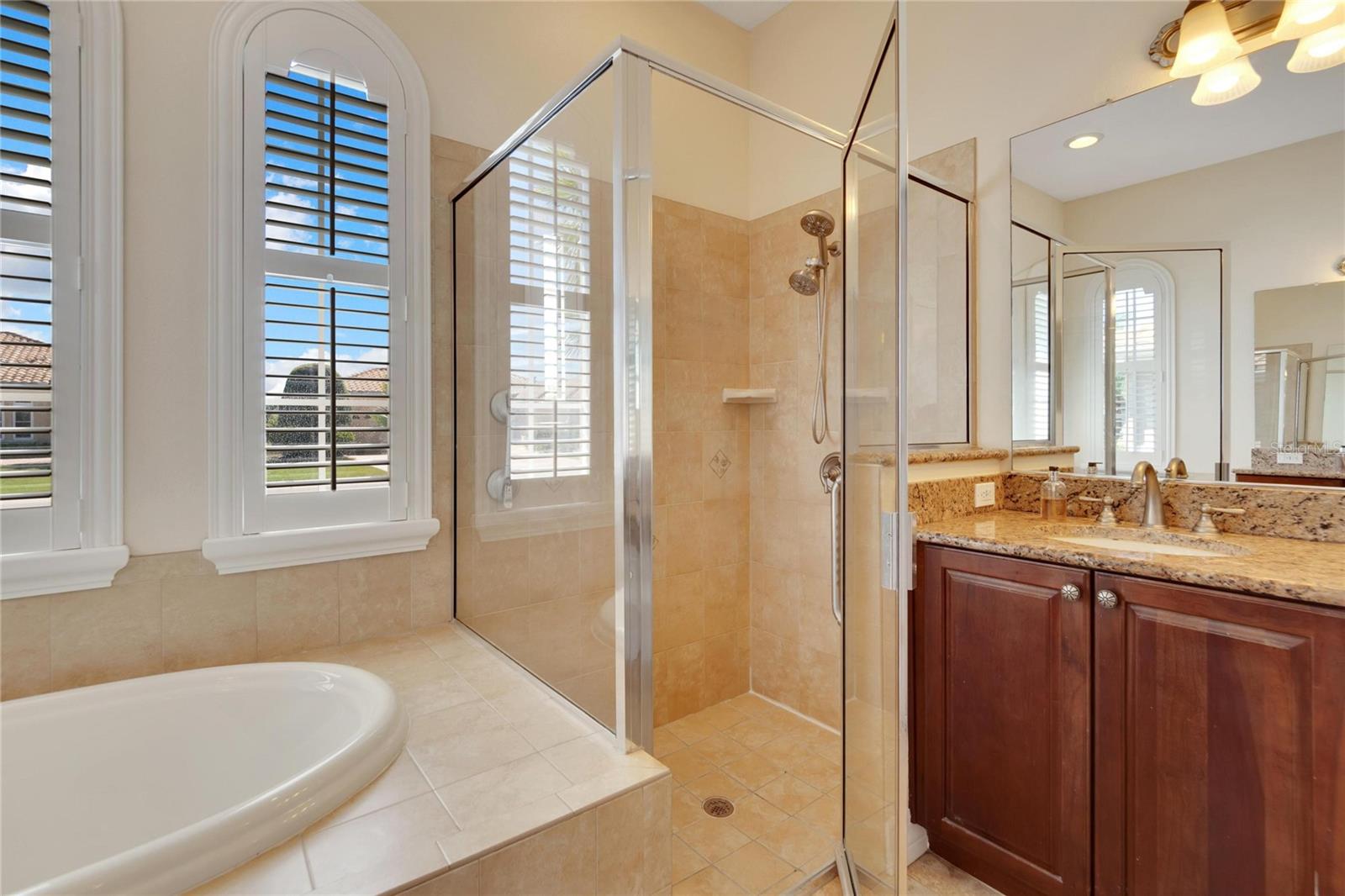 Listing photo id 15 for 541 Rimini Vista Way