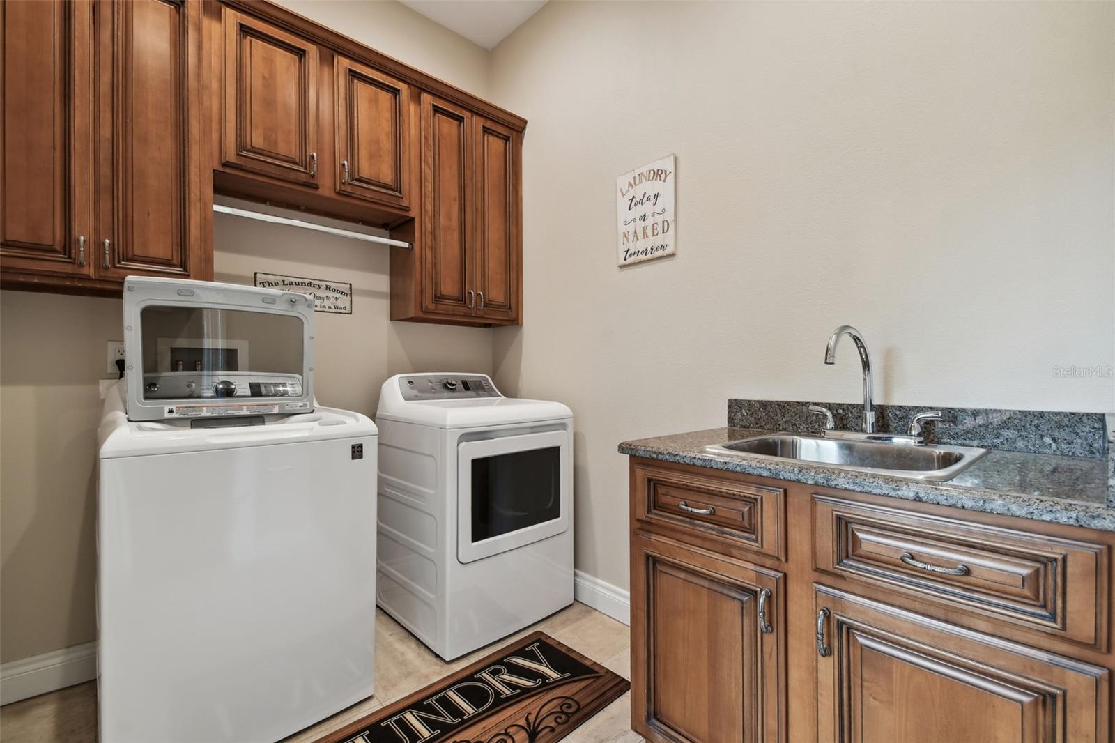 Listing photo id 26 for 249 Dogwood Trace