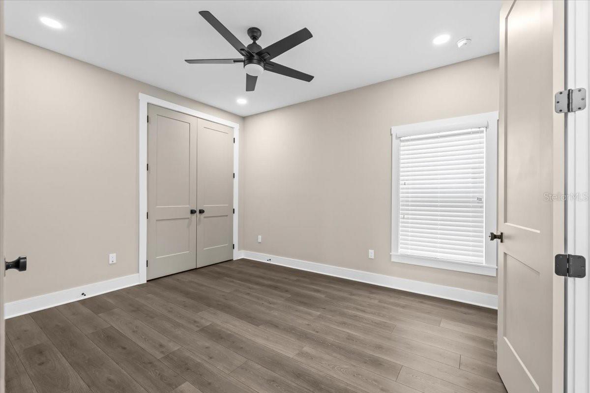 Image 37 of 44 For 213 Giddens Avenue