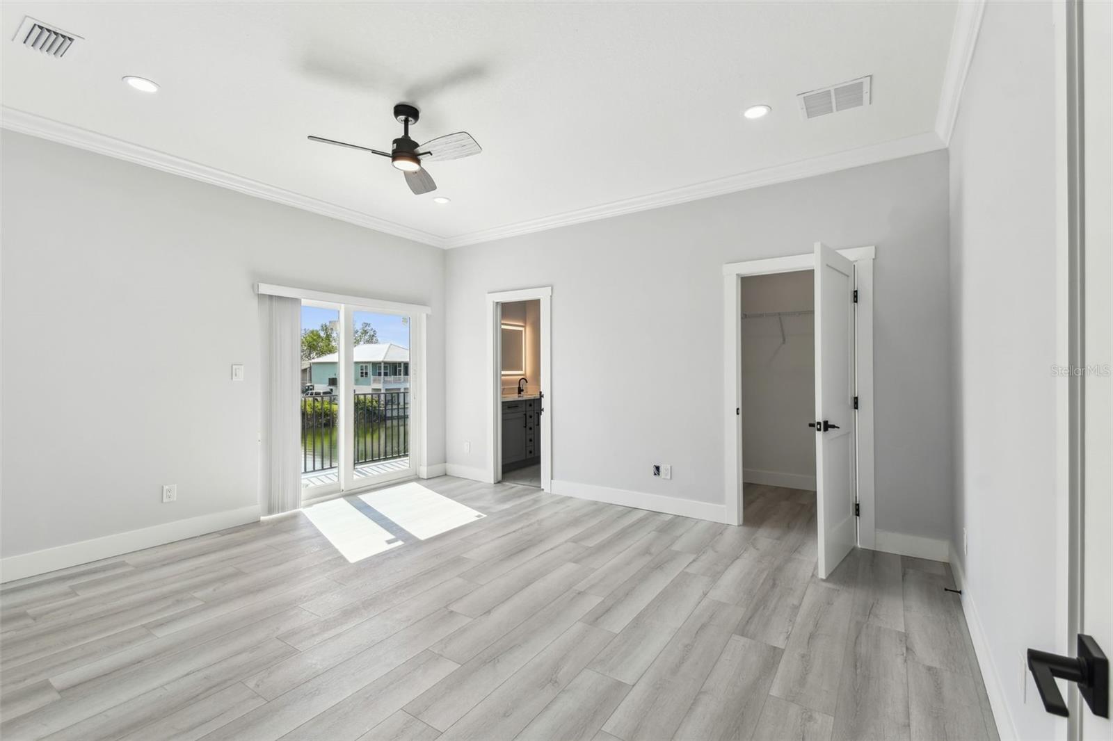 Image 25 of 36 For 3380 Holly Springs Drive