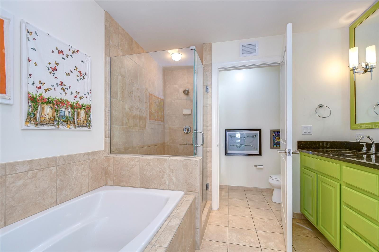 Listing photo id 28 for 1238 Kennedy Boulevard 702