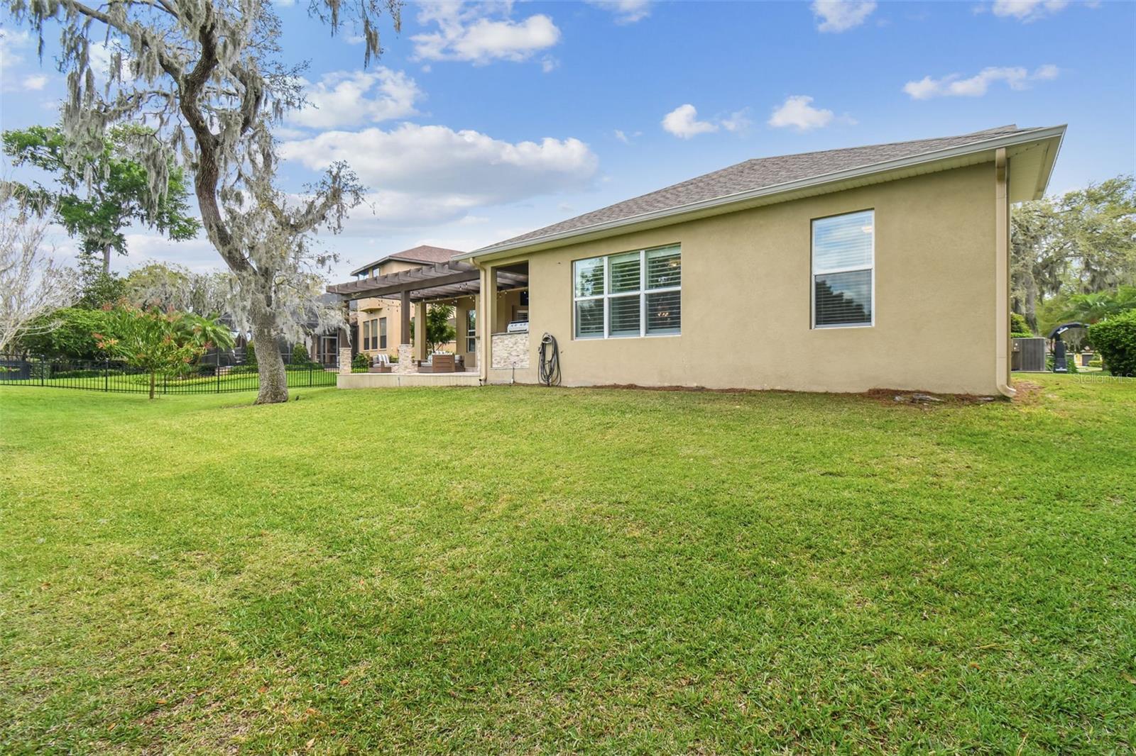 Listing photo id 61 for 125 Falling Water Drive