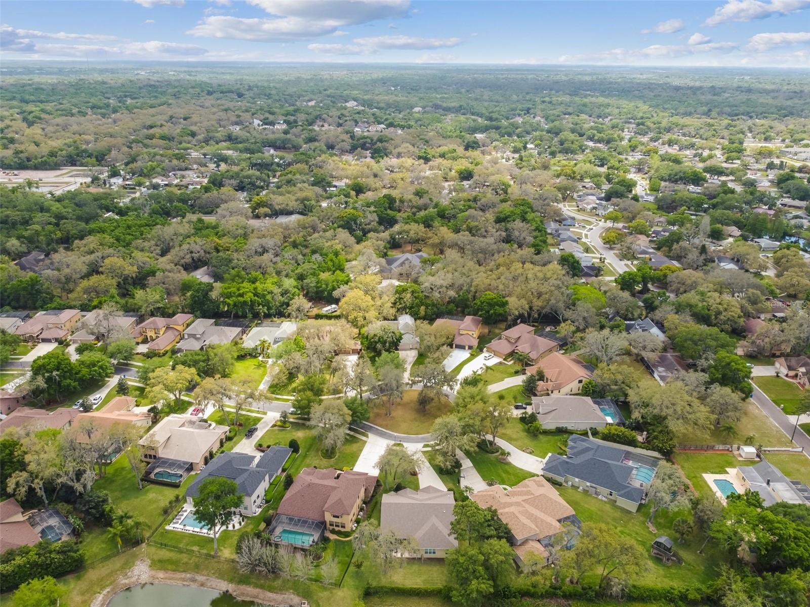 Listing photo id 89 for 125 Falling Water Drive