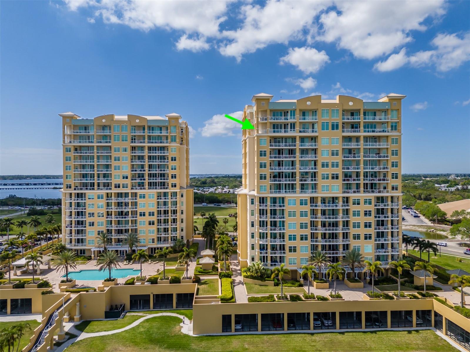 Listing photo id 37 for 140 Riviera Dunes Way 1403