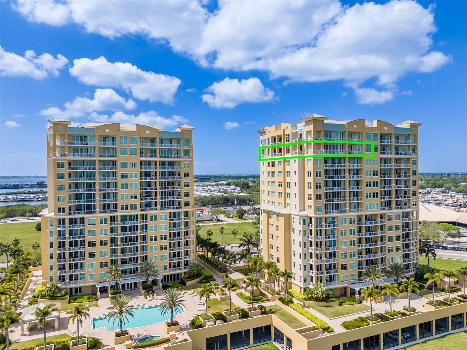 Listing photo id 5 for 140 Riviera Dunes Way 1403