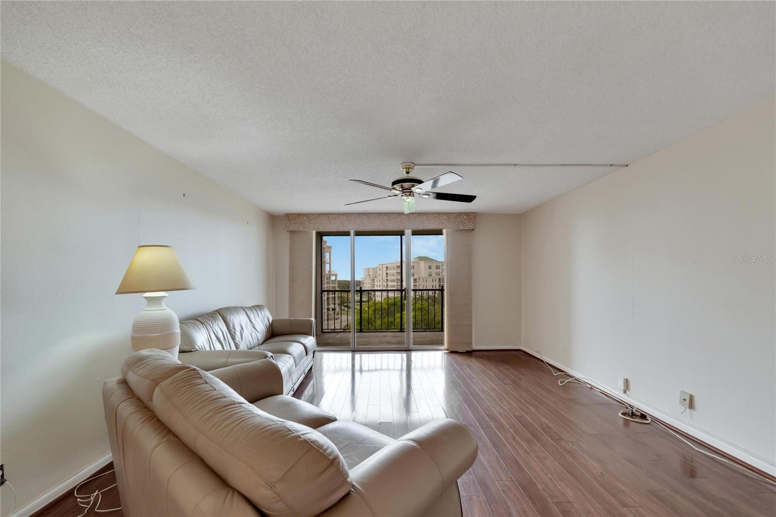 Listing photo id 9 for 220 Belleview Boulevard 811