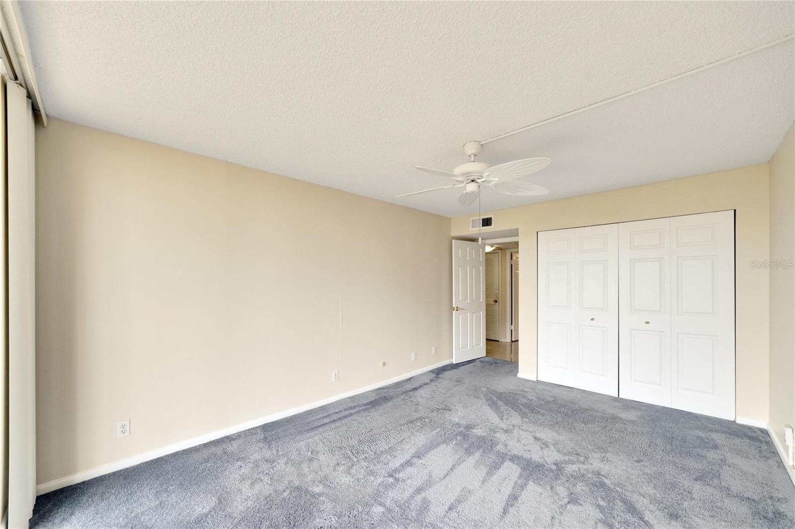 Listing photo id 18 for 220 Belleview Boulevard 811