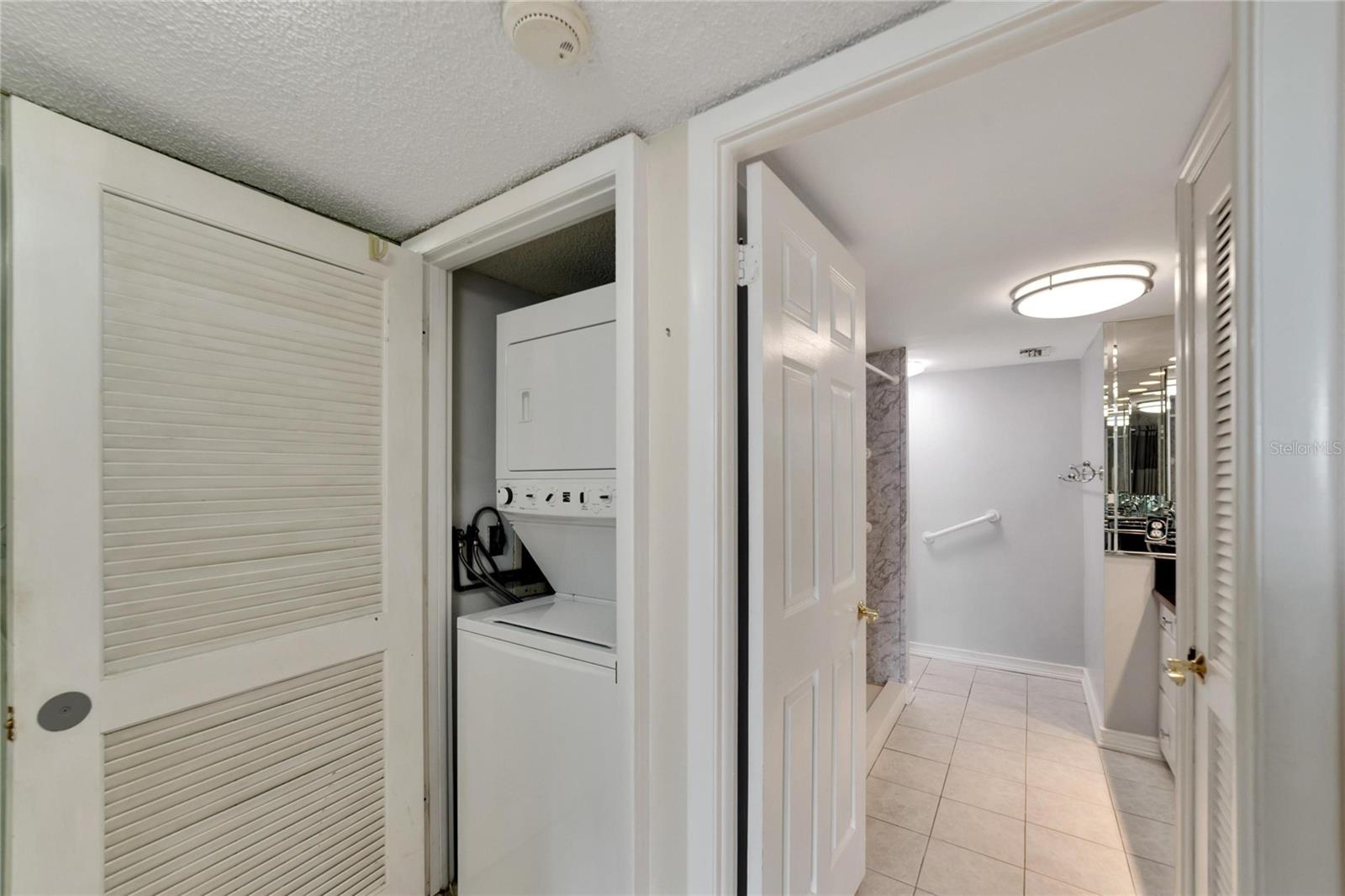 Listing photo id 24 for 220 Belleview Boulevard 811