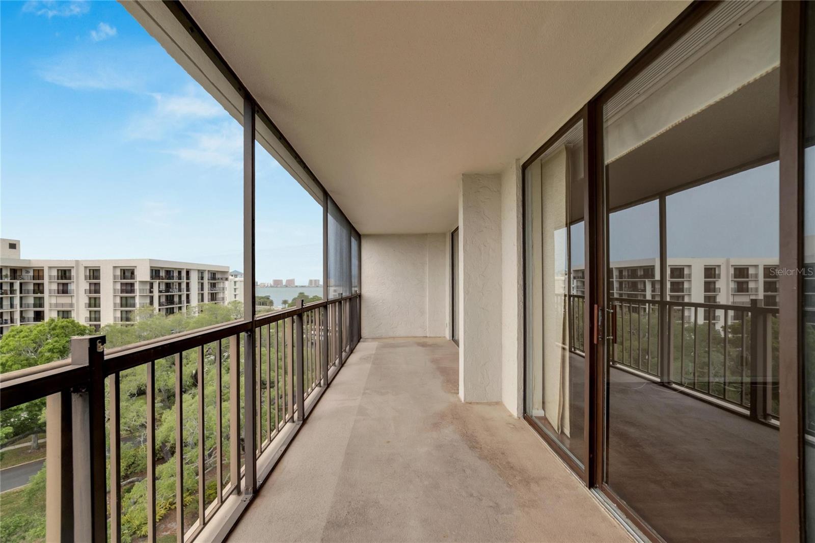 Listing photo id 31 for 220 Belleview Boulevard 811