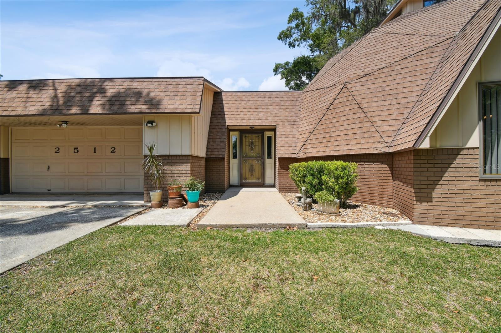 Listing photo id 8 for 2512 Ayers Hill Court