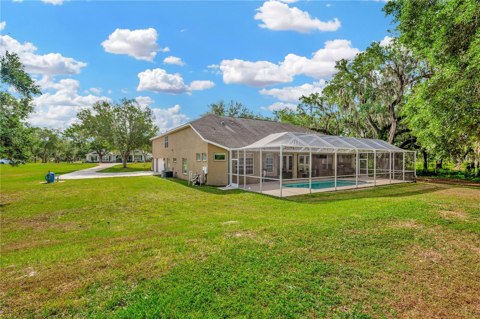 Listing photo id 44 for 2606 Martucci Road