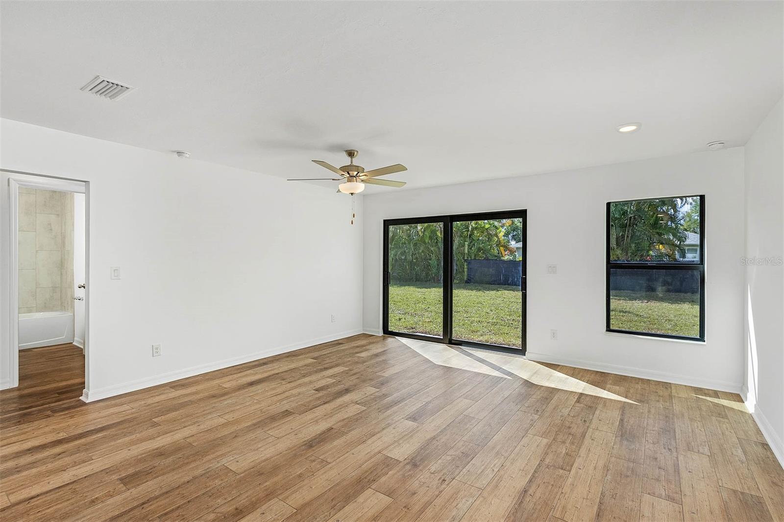 Image 4 of 7 For 5461 Kempson Lane