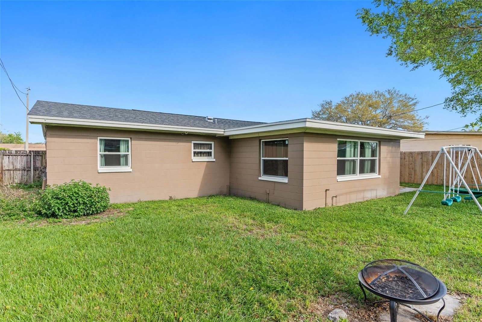 Image 20 of 24 For 8514 108th Street