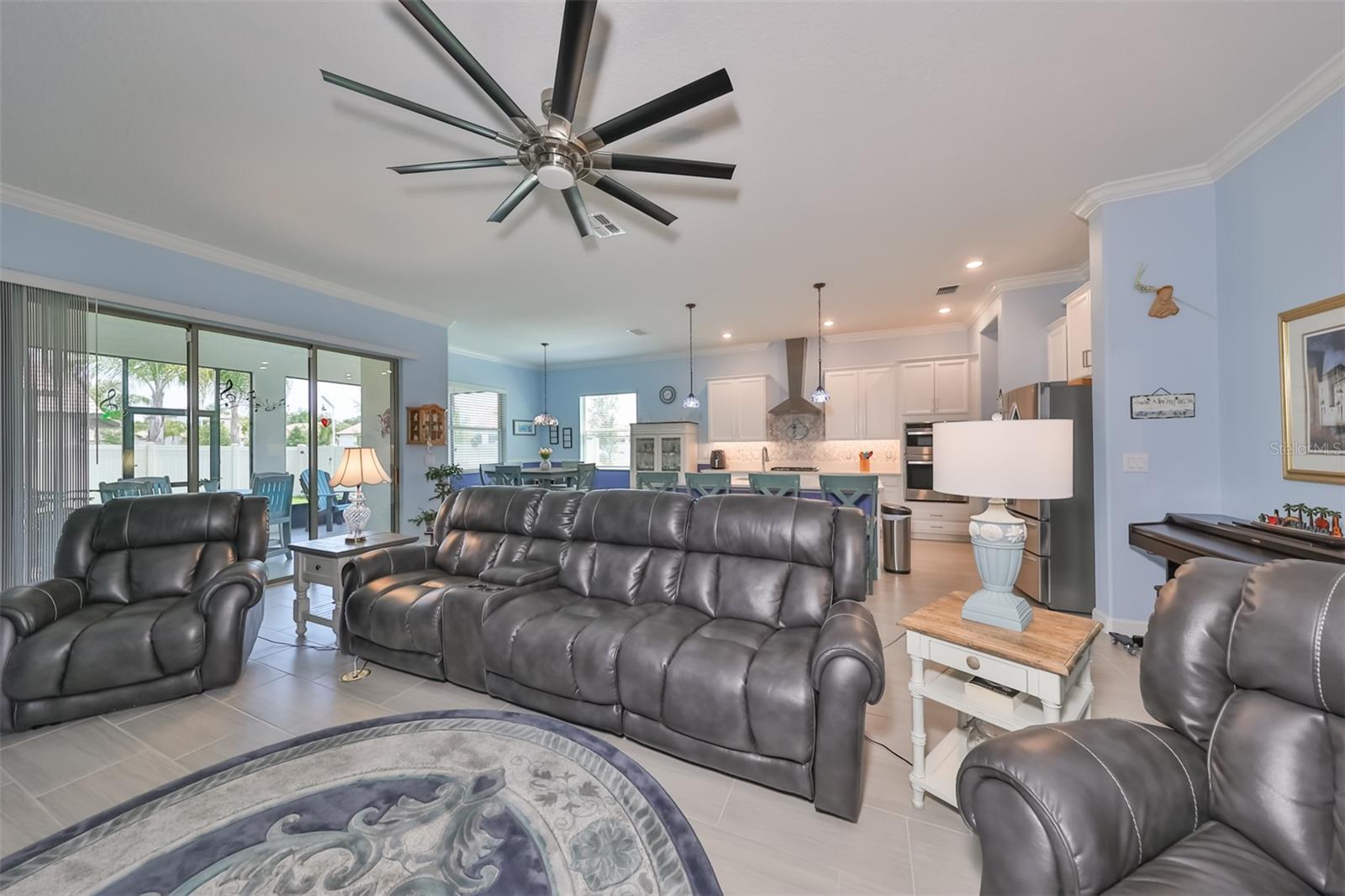 Listing photo id 7 for 17152 Scuba Crest Street