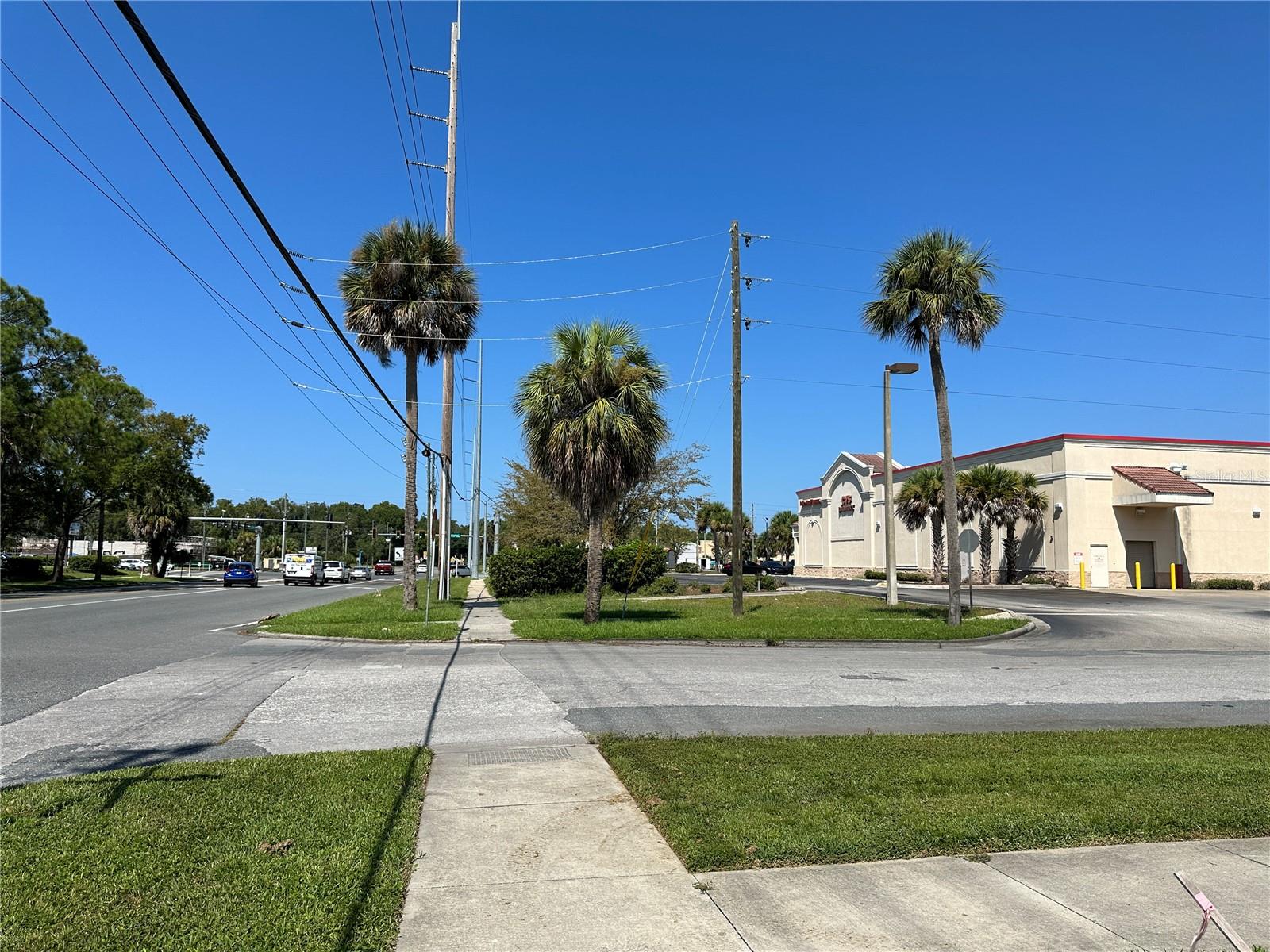 Listing photo id 7 for 3959 Suncoast Boulevard