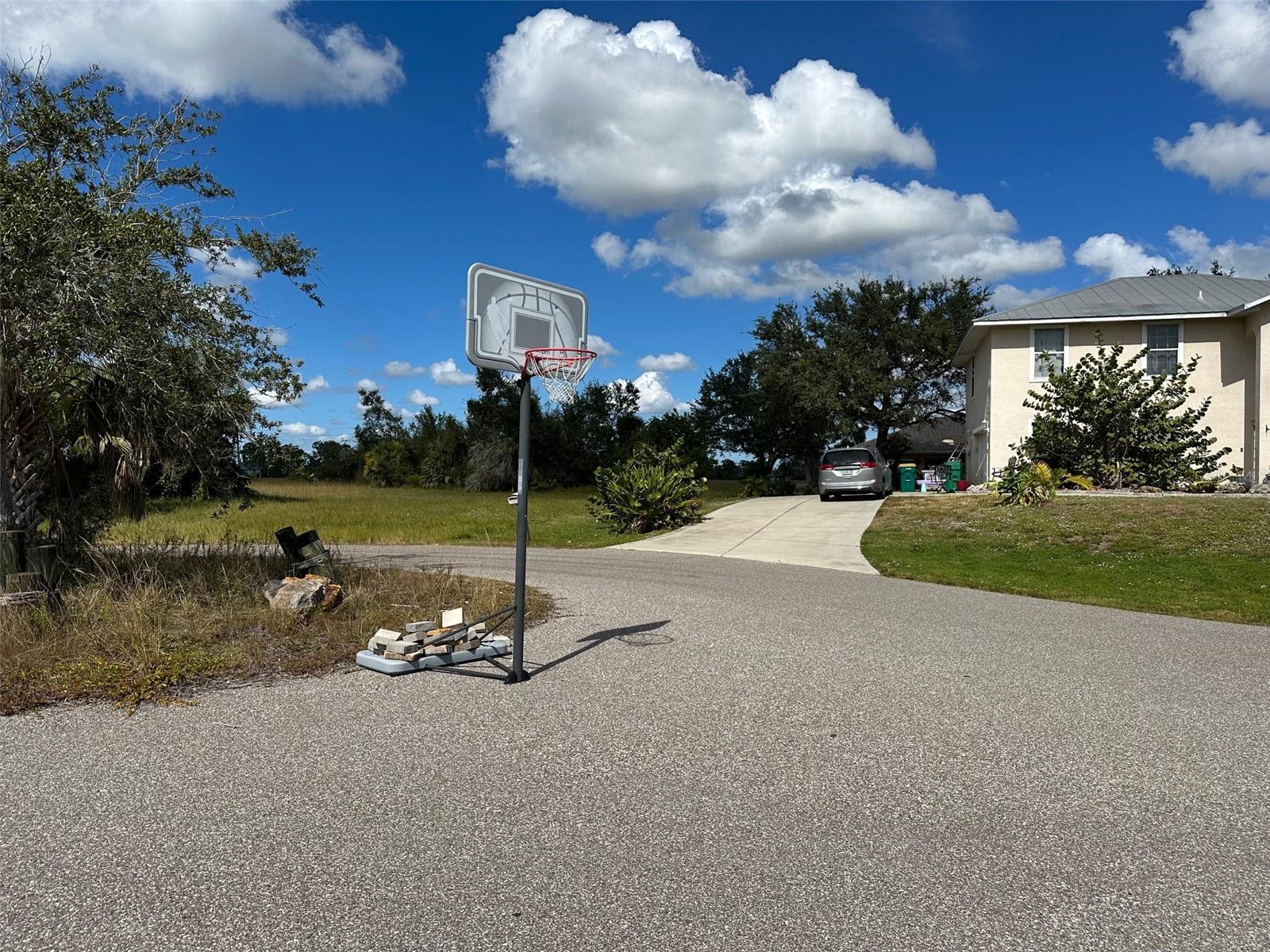 Image 6 of 7 For 3 Hull Court