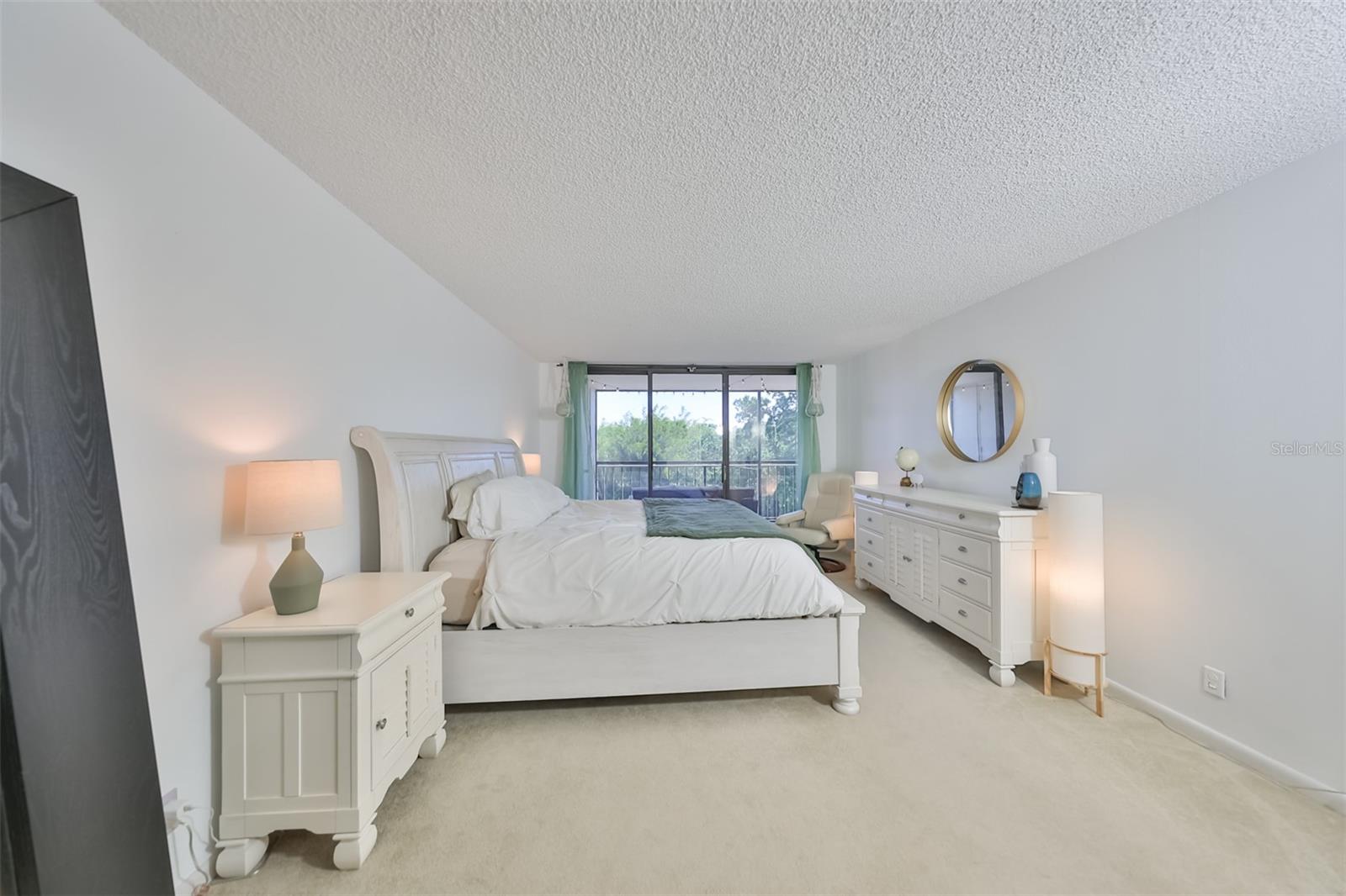 Listing photo id 20 for 220 Belleview Boulevard 304