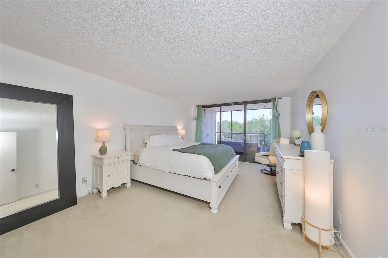 Listing photo id 24 for 220 Belleview Boulevard 304