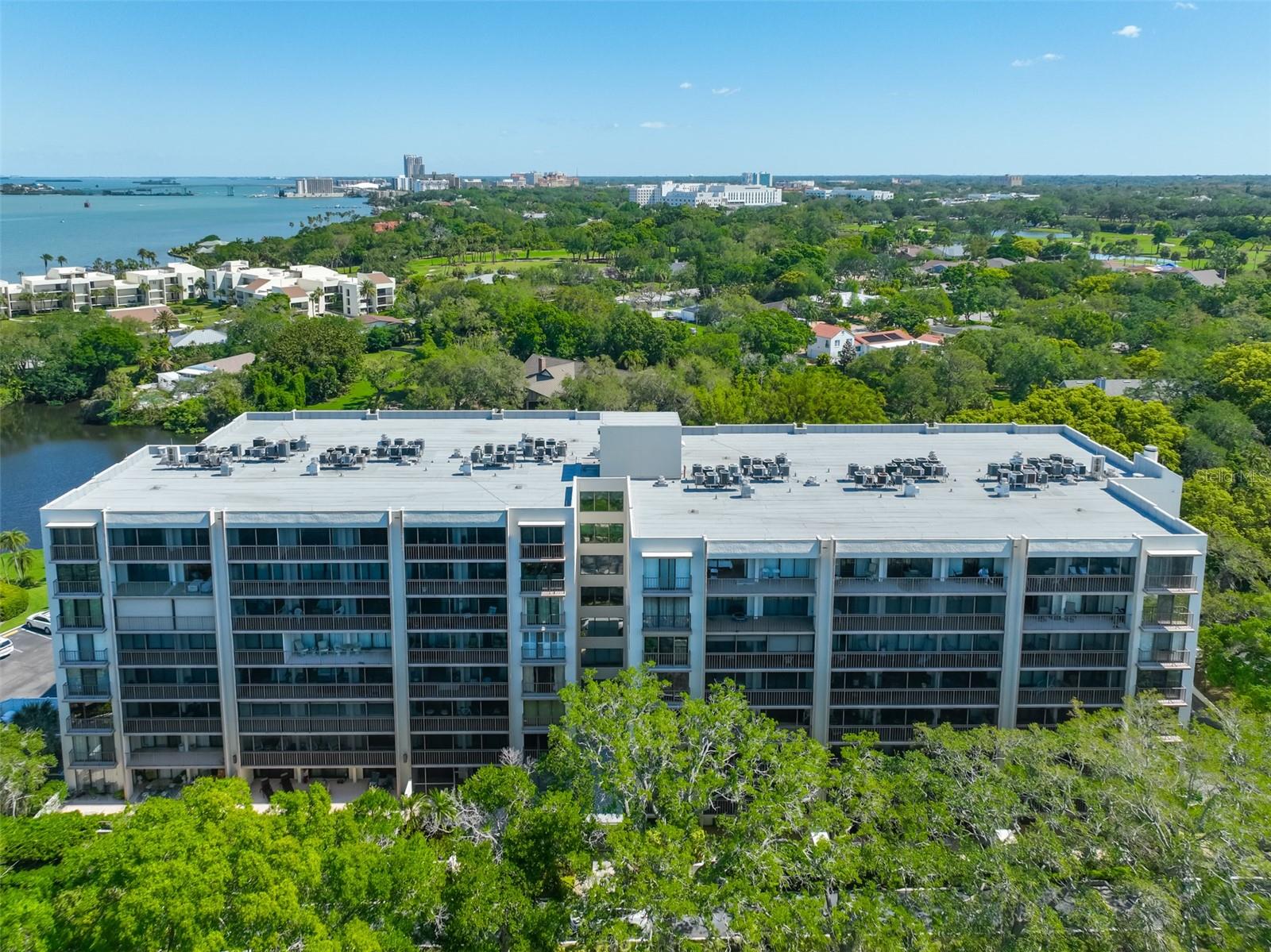 Listing photo id 40 for 220 Belleview Boulevard 304