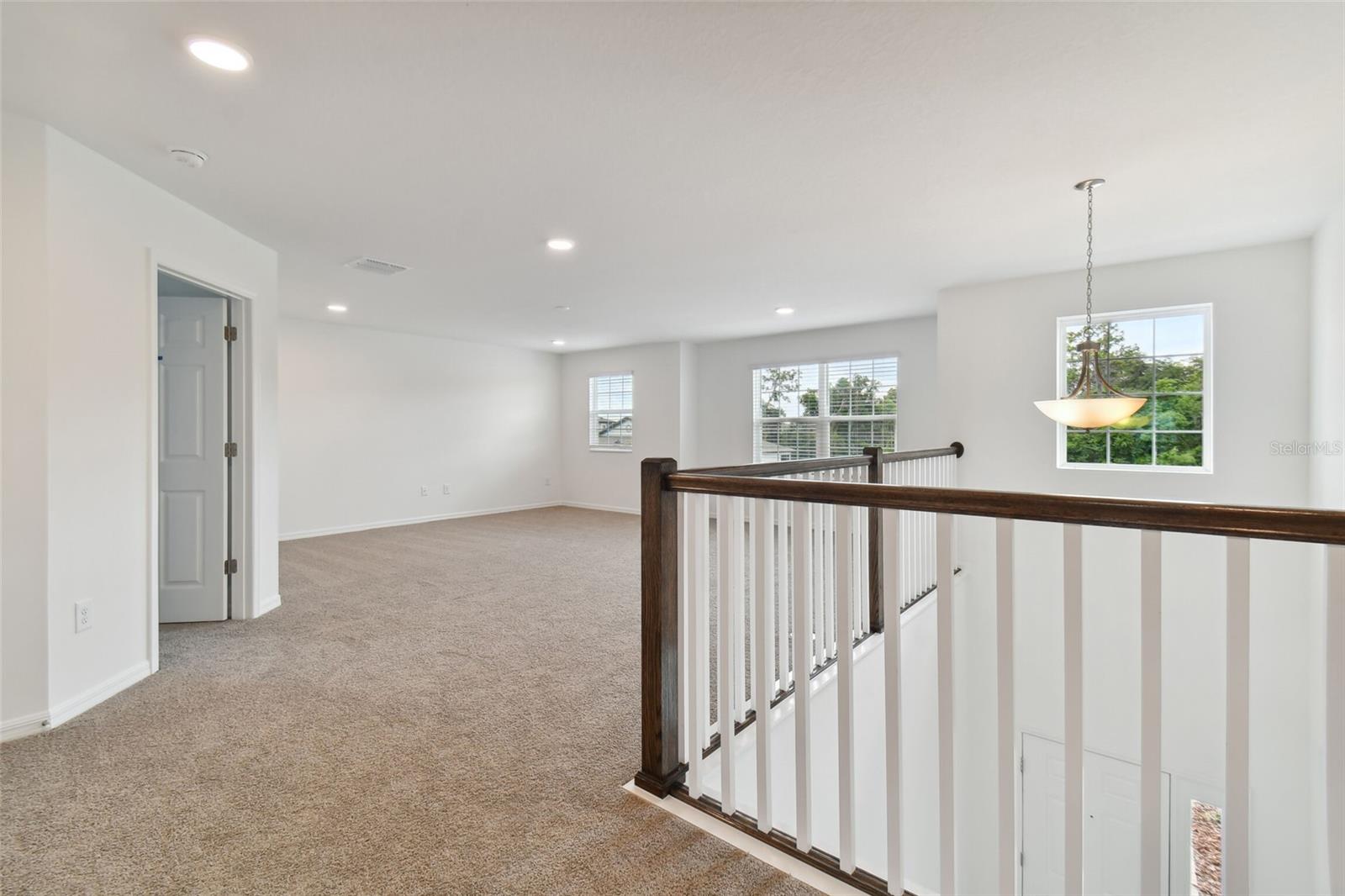 Listing photo id 15 for 4939 Eagle Rock Drive